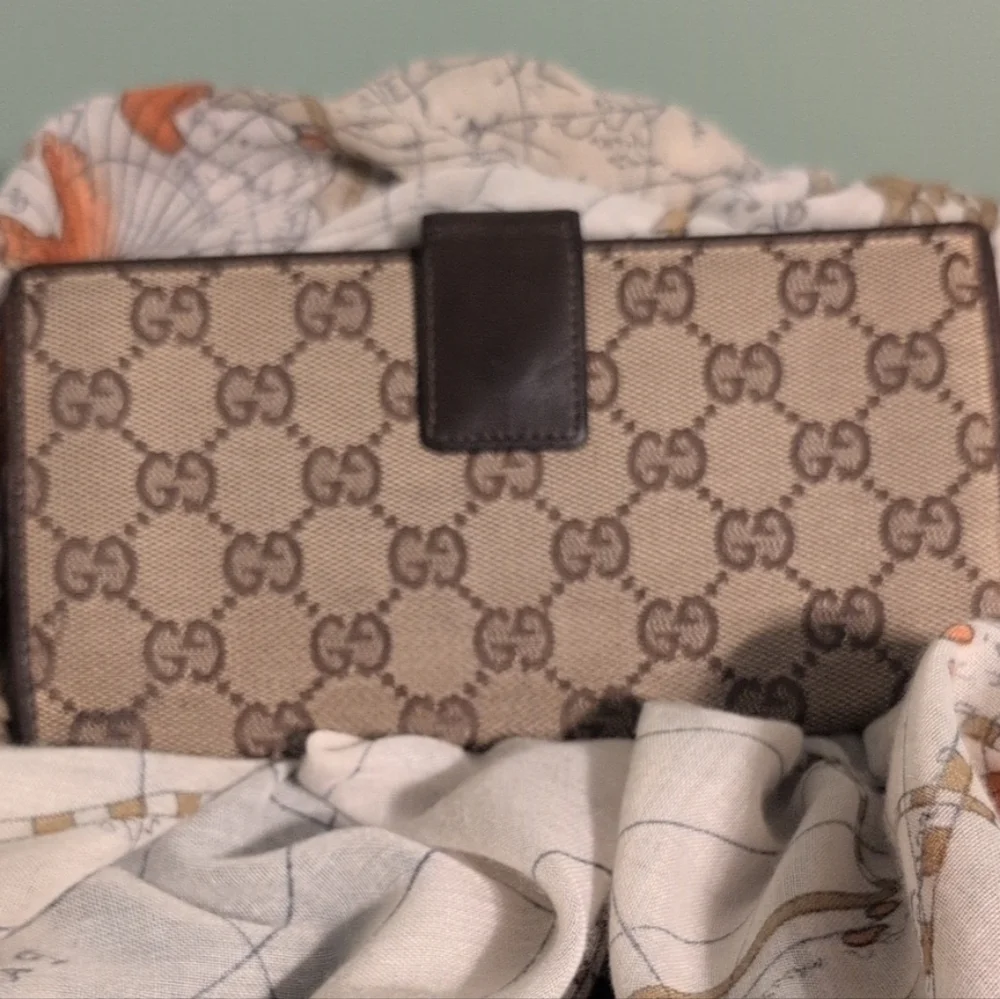 Gucci Signature Brown and Cream Clutch Vintage Italy Wallet - Picture 5 of 16